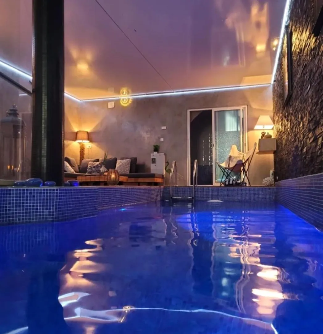 La Suite Secrete Rodez Bed & Breakfast